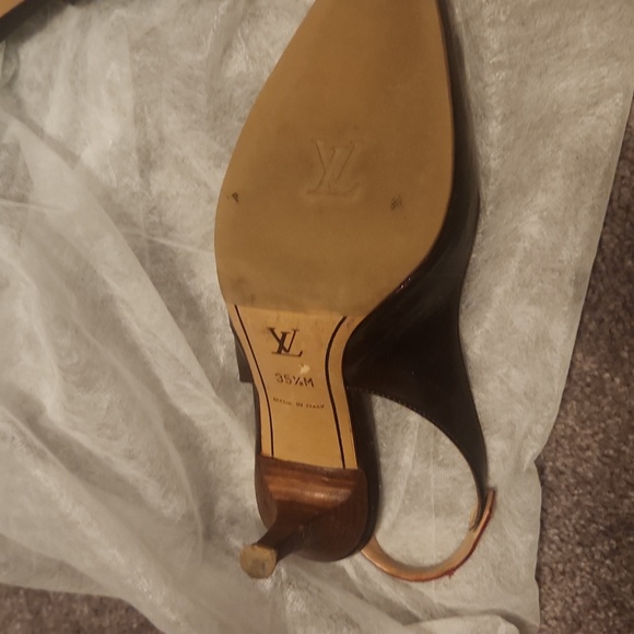 LOUIS VUITTON HEELS - Picture 7 of 8